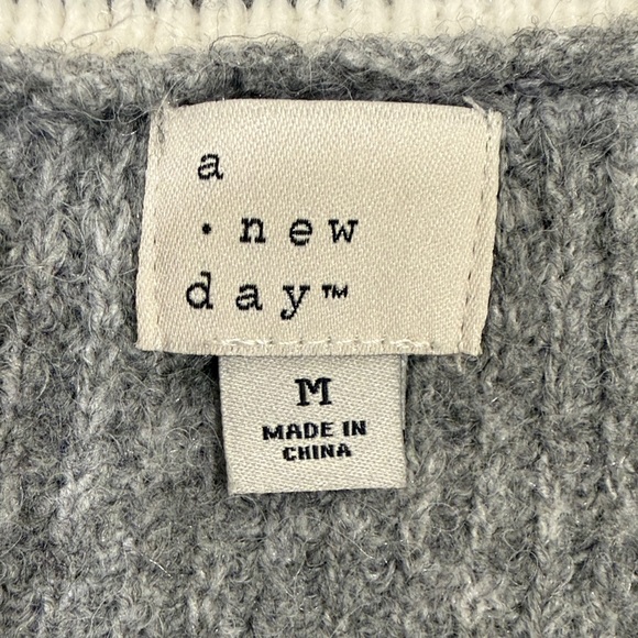 A New Day Gray White Women Cardigan Sweater Size M Oversized V-neck Knit Button - Picture 6 of 10